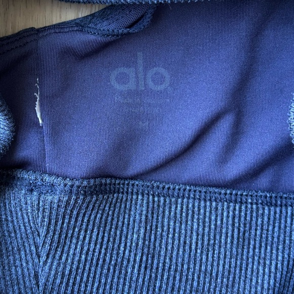 Alo Yoga Alosoft Lavish Sports Bra in Athletic Heather navy blue Size Medium - Picture 6 of 6